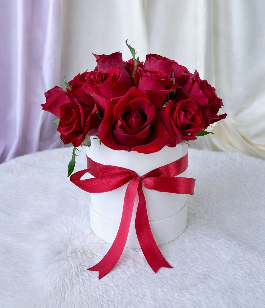 Claudia Fresh Roses Bloombox