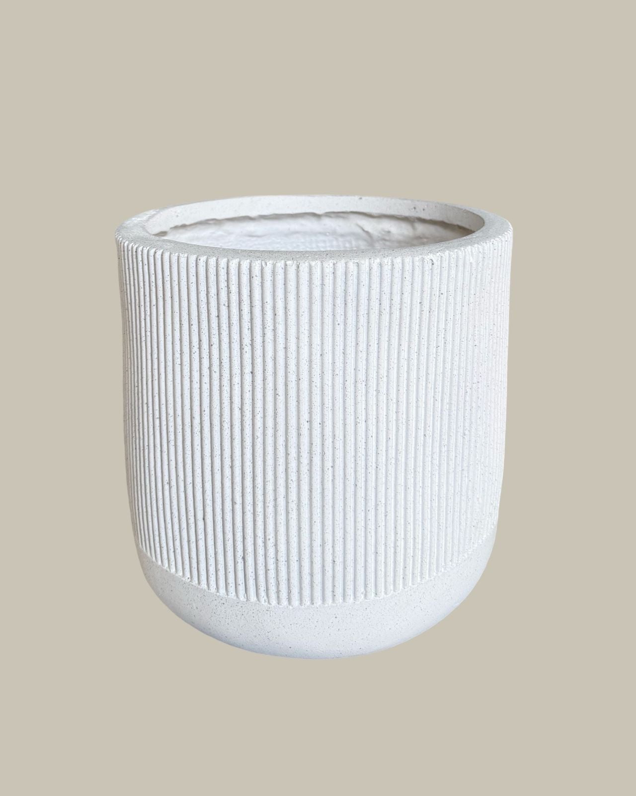 White Fibrestone Pot – 24cm